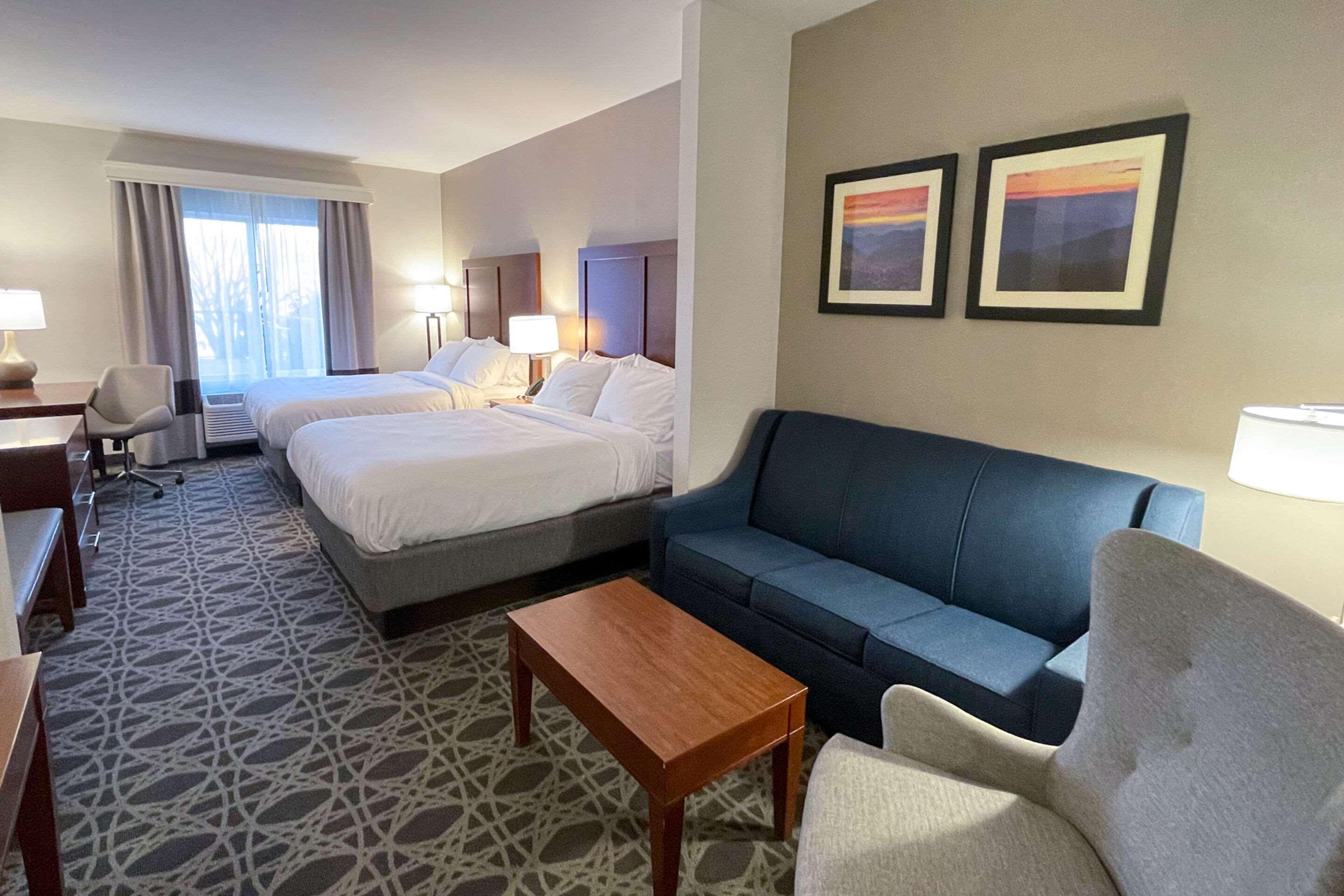 Comfort Inn & Suites Бревард Экстерьер фото
